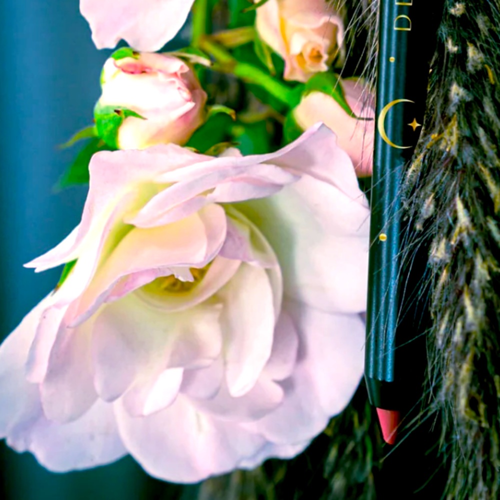 DEAR MIDNIGHT ATELIER LIP
PENCIL IN STELLA
